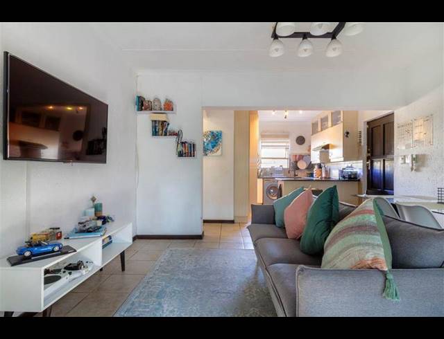 2 BEDROOM APARTMENT FOR SALE IN ROOSEVELT PARK